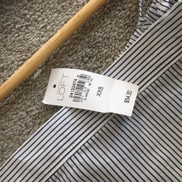 Loft Shoulder less Shirt - Picture 2 of 3